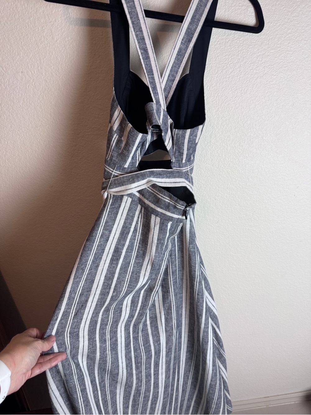 BCBGMAXAZRIA Navy/ White Striped Linen Dress V-Neck Womens 4 - Picture 11 of 16